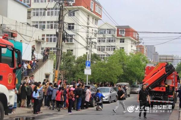 突發(fā)！青島一居民樓發(fā)生爆燃！已造1人死亡，7人受傷！3公里外有震感…